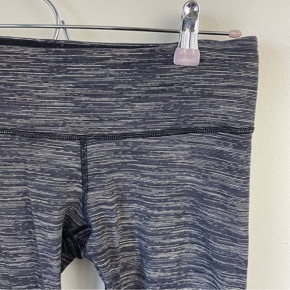 Lululemon‎ Wunder Under Crop - Picture 8 of 10